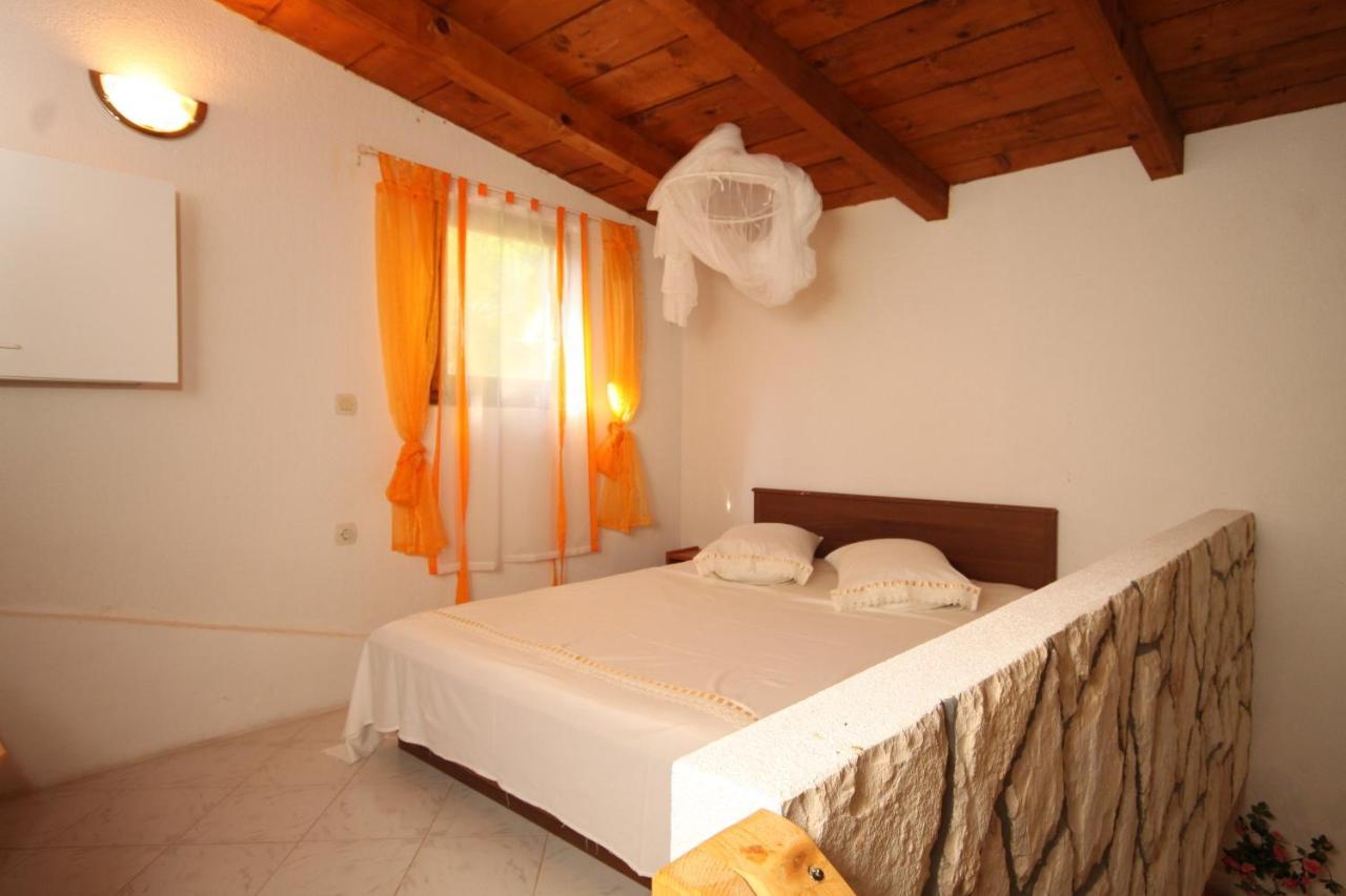 Apartments With A Parking Space Rukavac, Vis - 2444 Rukavac  Luaran gambar