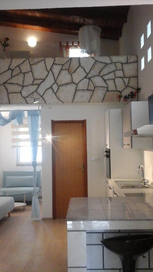 Apartments With A Parking Space Rukavac, Vis - 2444 Rukavac  Luaran gambar